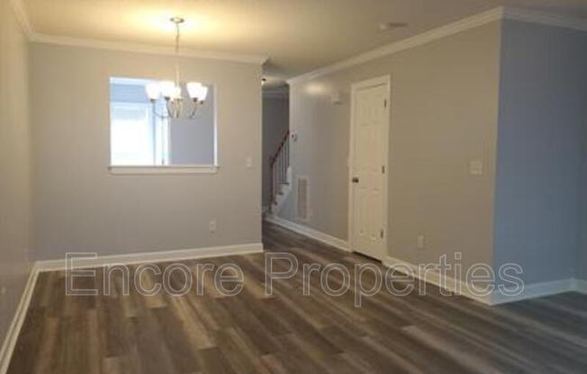 1712 STROLL CIR
