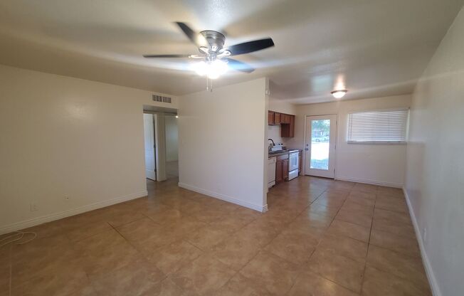 2 beds, 1 bath, 800 sqft, $1,195, Unit 03