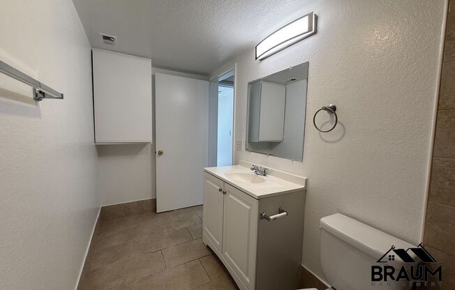 2 beds, 1 bath, 900 sqft, $2,295, Unit 9