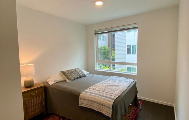 Studio, 1 bath, 175 sqft, $1,450, Unit 1301