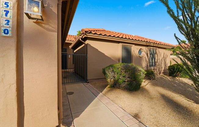 Beautiful 3 Bed/ 2.5 Bath Scottsdale Home I Near Kierland - Prime Location