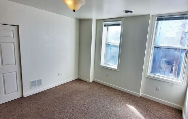 2 beds, 1 bath, 20 sqft, $1,395, Unit 5