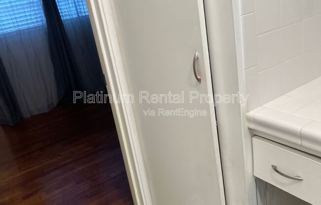 1 bed, 1 bath, 550 sqft, $1,000, Unit 6