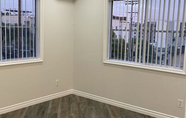 2 beds, 2 baths, 950 sqft, $2,850, Unit 318