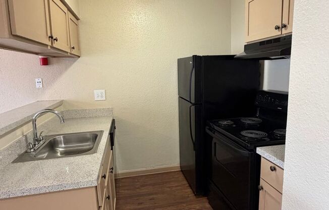 1 bed, 1 bath, 612 sqft, $880, Unit 920
