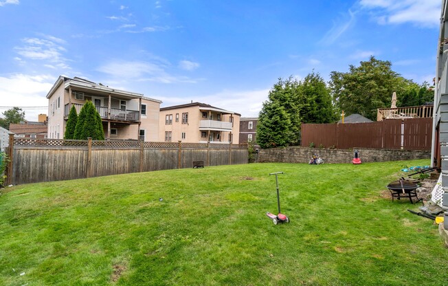 3 beds, 1.5 baths, 1,100 sqft, $3,150, Unit 38