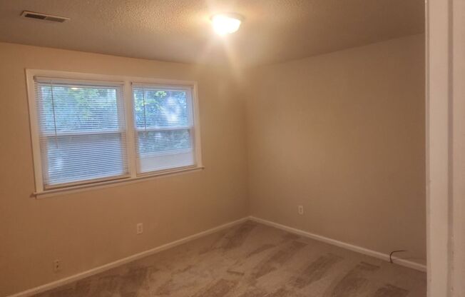 1 bed, 1 bath, 600 sqft, $1,100