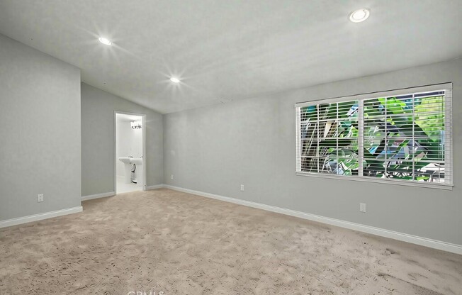 5706 COMANCHE AVE