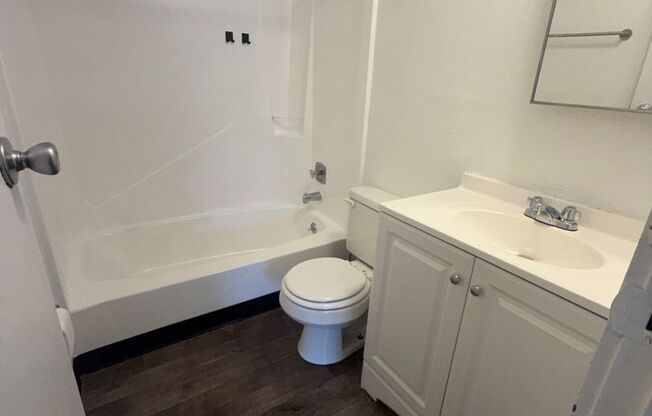 3 beds, 2 baths, 1,225 sqft, $1,395, Unit 1102 10A