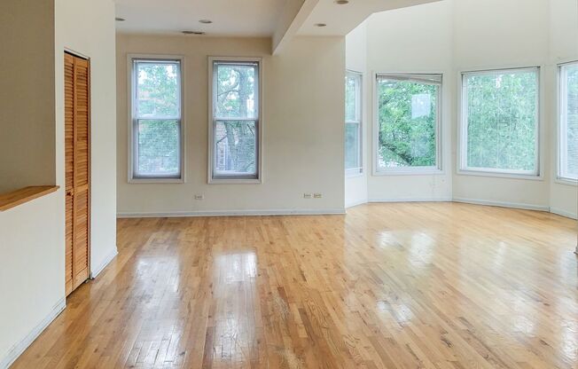 2 beds, 1.5 baths, 1,245 sqft, $3,850, Unit 1210WR-3