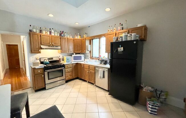 No Fee, Fantastic Apt for NEU students!  Laundry in Building.  Spacious, Sunny, Youtube Video attached