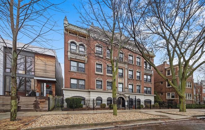 Studio, 1 bath, 315 sqft, $1,275, Unit 410