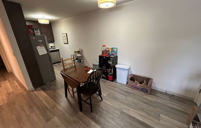 2 beds, 1 bath, $1,395, Unit 202