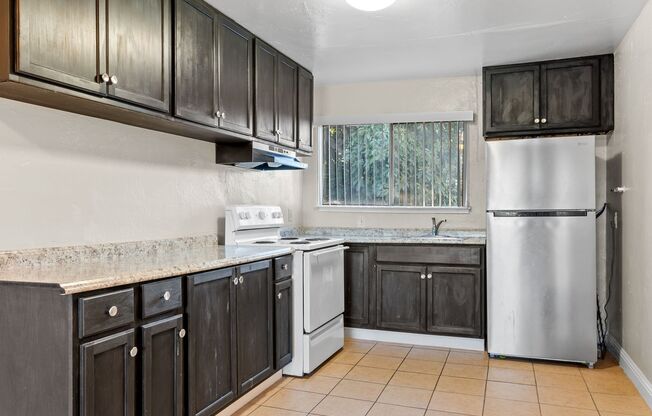 All Utilities Included in This Updated Oakland 2-Bed Apartment