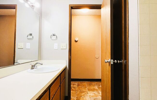 Studio, 1 bath, 440 sqft, $1,005, Unit 217