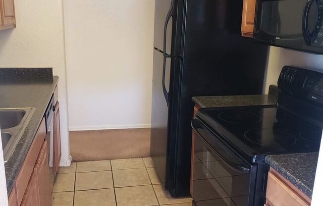 2 beds, 2 baths, $1,370