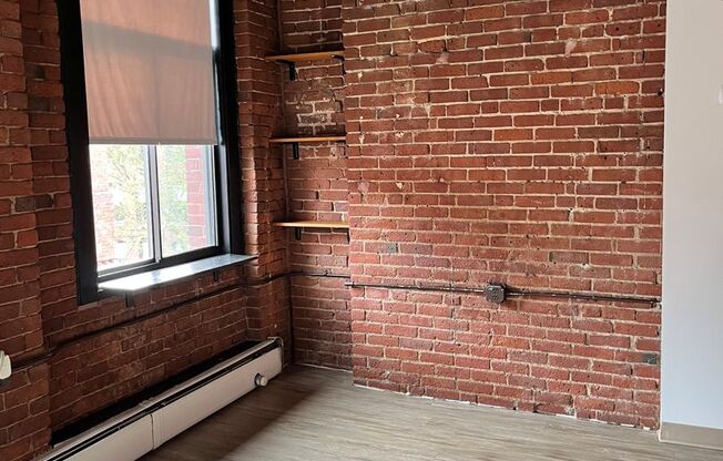 2 beds, 1 bath, 891 sqft, $2,150, Unit 45-437