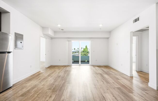 2 beds, 2 baths, 1,037 sqft, $2,950, Unit 407