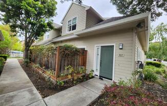 707 ASTOR CT