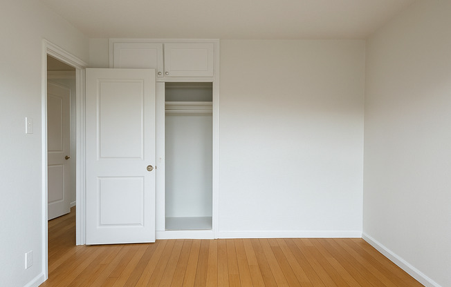 2 beds, 1 bath, $2,250, Unit Unit #5