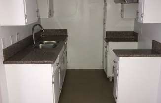 Remodel, Beautiful 2 bedroom 1 1/2 bath apartment located in Bellfower!
