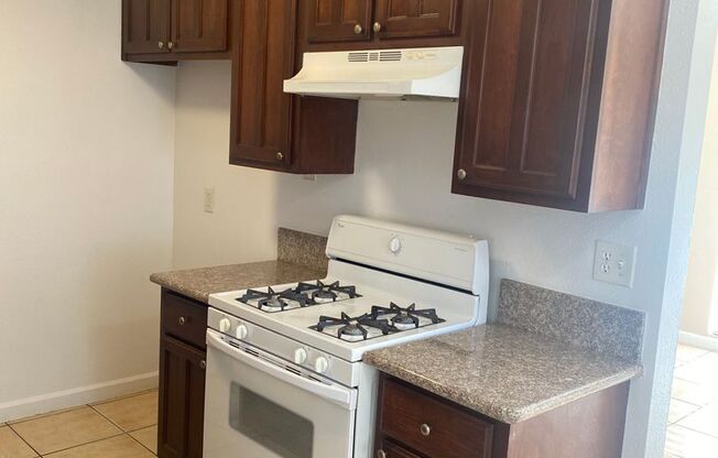 1 bed, 1 bath, 586 sqft, $1,595, Unit 11