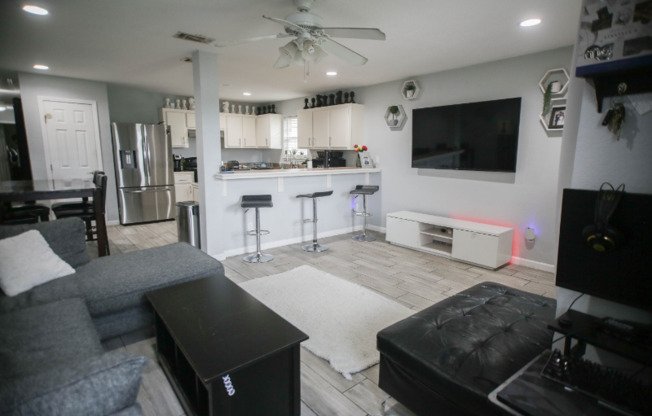 2616 NW 22 ST
