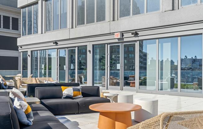 2 beds, 2 baths, $6,008, Unit PH3C