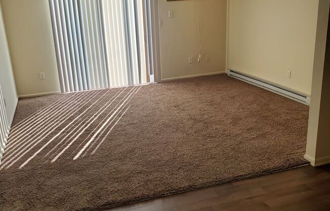 2 beds, 1 bath, 800 sqft, $795, Unit Unit 01