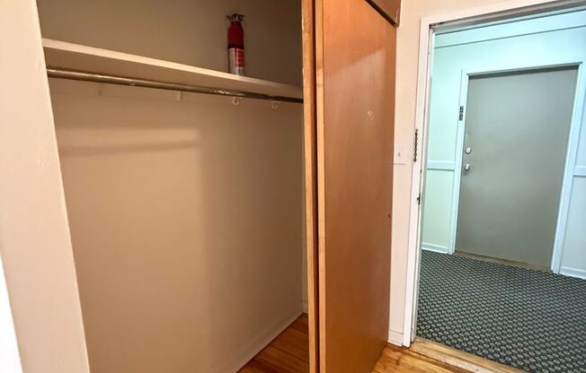 Studio, 1 bath, 487 sqft, $1,250, Unit Fifth 206