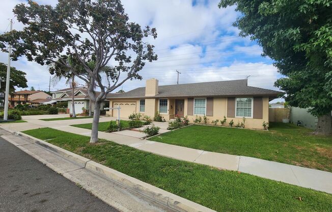 Quite Neighborhood: 3 Bedroom 2 Bath Home