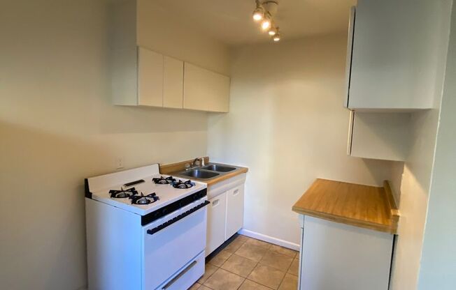 Studio, 1 bath, $899, Unit 3611-012