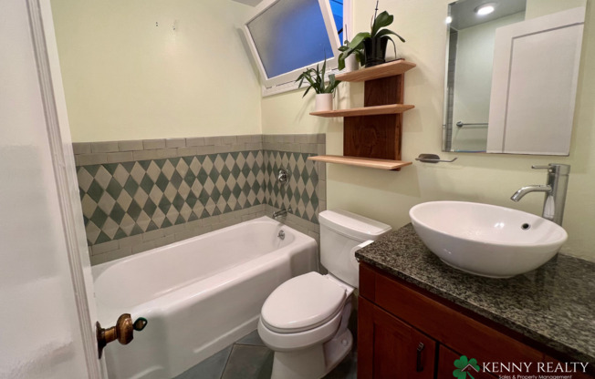 2 beds, 1.5 baths, $3,995