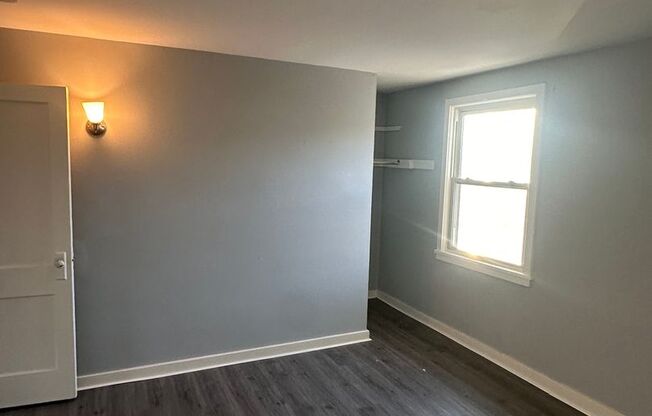 2 beds, 1 bath, $1,100, Unit 66