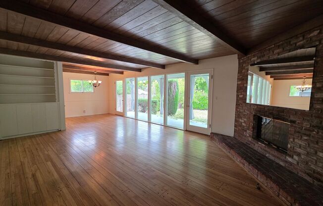 Sherman Oaks 3+2 w/great backyard + all appliances included!