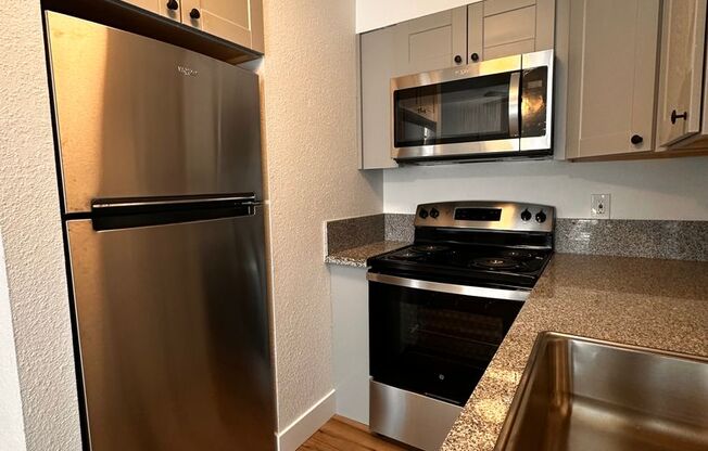 1 bed, 1 bath, 437 sqft, $995, Unit F