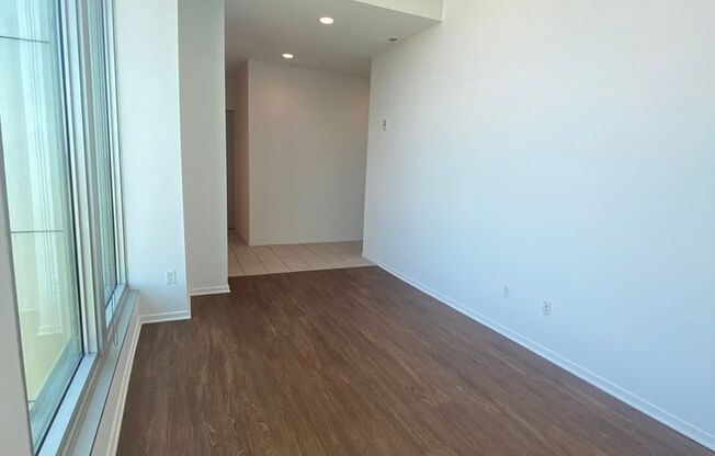 1 bed, 1 bath, 933 sqft, $1,770, Unit 1609