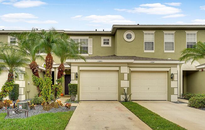 2/2 Townhome in Daniels Landing! Available July 1st!