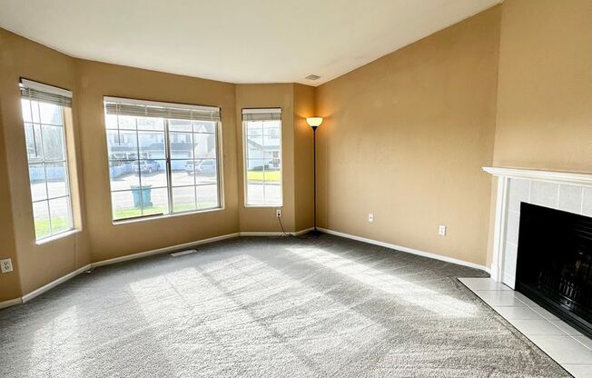 Gorgeous 4 Bedroom 2.5 Bath Single Family Home On Private Cul-Du-Sac