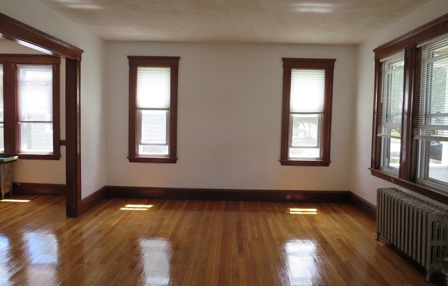 24 COLONIAL AVE