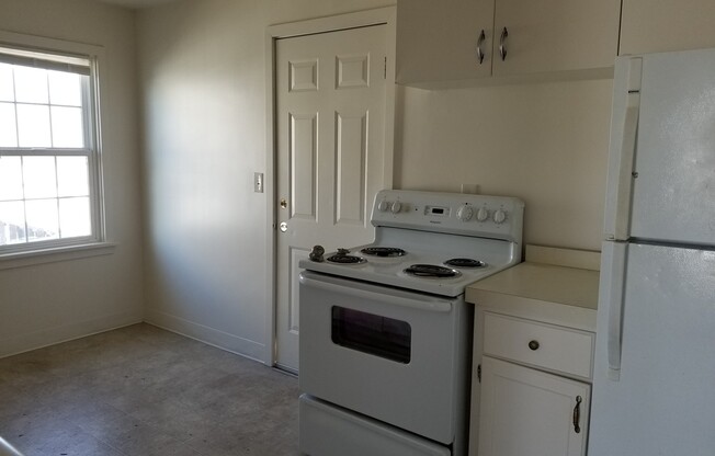 2 beds, 1 bath, $1,595