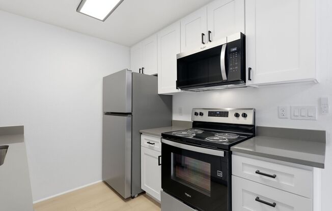 2 beds, 1 bath, 803 sqft, $1,592, Unit CMV 12223 - 305