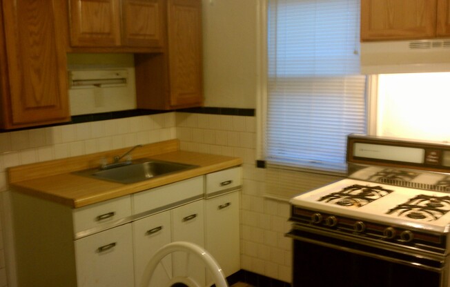 $1195.00/ 2br - 2 Bedroom Home in Jennings - 7146 Dawson (7146 Dawson)