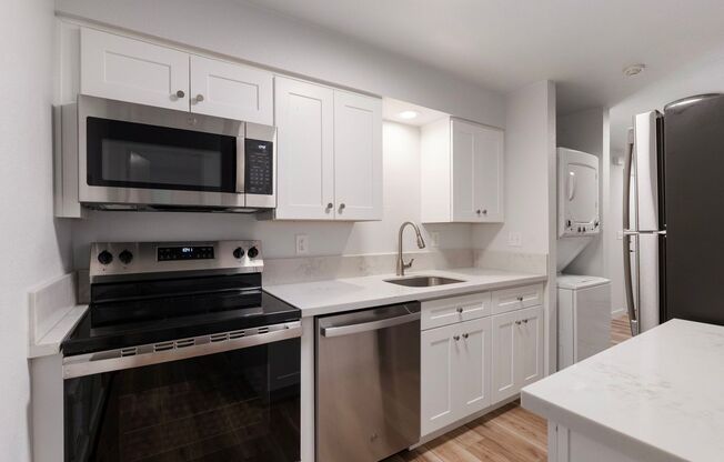 3 beds, 1 bath, 1,100 sqft, $1,845, Unit 55