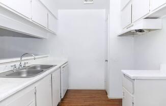 1 bed, 1 bath, 702 sqft, $865