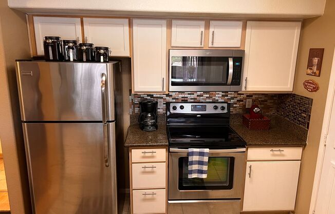2 beds, 2 baths, $2,100, Unit # 2158