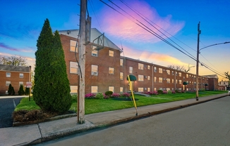 Walnut Chestnut Apartments