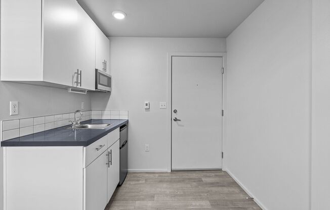 Studio, 1 bath, 157 sqft, $1,050