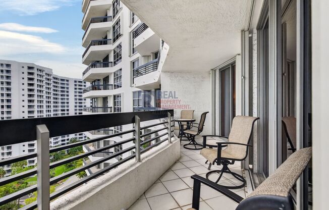 2 beds, 2 baths, $2,700, Unit #1402