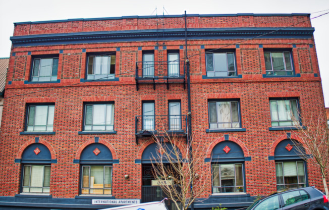 Studio, 1 bath, 305 sqft, $1,000, Unit 310